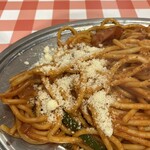 スパゲッティーのパンチョ - 粉チーズでお化粧