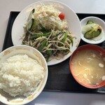 Kiyouen - レバニラ定食（850円）