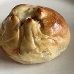 La boulangerie Quignon - ①焼きそばパン 190円