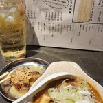 鉄板ホルモンダイニング ぶた鉄 - 