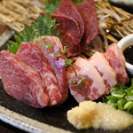 炭火串焼き 海鮮料理 燦々 - 馬肉3点盛り合わせ　1,780円