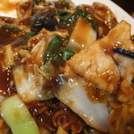 飲茶 はるのそら - 五目あんかけ焼きそば（醤油味）　９００円の豚肉　【　２０１３年１１月　】