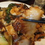 飲茶 はるのそら - 五目あんかけ焼きそば（醤油味）　９００円のイカ　【　２０１３年１１月　】