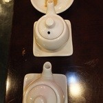 飲茶 はるのそら - 五目あんかけ焼きそば（醤油味）　９００円　の辛子・酢など　【　２０１３年１１月　】