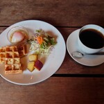 CAFE&DINING SNATCH - 料理写真:●ブレンドコーヒー　480円
　ワッフルモーニング付き