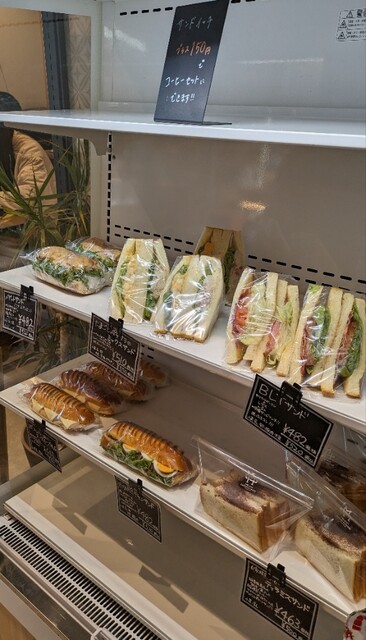 THE MOST BAKERY＆COFFEE 仙台東口店 - 宮城野通（パン）の写真