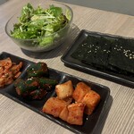 Yakiniku Arata - チョレギサラダ・韓国のり・キムチ