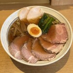 226372394 - チャーシュー麺 醤油 1320円　半麺-40円