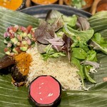 SPICY CURRY 魯珈 - 茄子のアチャール・ビーツパチャディ・カチュンバル・高級バスマティライス～カルダモンドレッシングを添えて〜