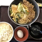 すき家 - 牛すき鍋定食（たまご1個）850円