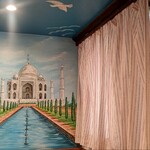 Indian Restaurant Sapana - こちらの壁画はタージ・マハル