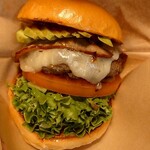 Nakameguro Ba Ga Fakutori - アボカドベーコンチーズバーガー　モッツァレラチーズで