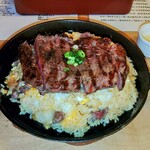 バーズイン カフェ - バーズインライス　肉200ｇ　2000円　にんにく醤油