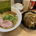 麺屋 龍 - 炒飯セット(1100円) 選べるラーメン＋半チャーハン