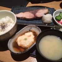 小割烹おはし 恵比寿 - 最近ここがお気に入り。ぶりの塩焼き。