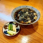 小魚料理 とみ助 - 海苔茶漬けには胡瓜、大根、セロリの自家製お漬物が付きます(o^^o)