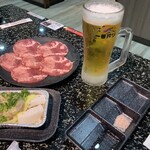 あみやき亭Plus 鵜沼店 - タンとビール