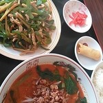 福ちゃん食堂 - ランチ定食 坦々麺とチンジャオロース　辛いし味わいあるし、野菜はシャキシャキしてて旨い \680は信じ難し 