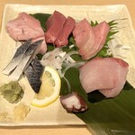 まぐろと旬菜 クロフネ - 料理写真:刺身盛り合わせ