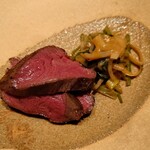 伯雲 - 蝦夷鹿の藁焼き モヤシときにらと壬生菜の松の実和え