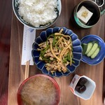 ささや食堂 - 今日は。青椒肉糸定食。毎日、日替わりのニューです。