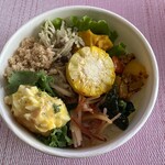 Vivo - 10種の彩り丼、参りましたのバリ旨なヤツ\(//∇//)\