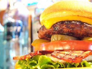 FLASHBACK CAFE - 【ハンバーガーを横浜で作り続けて20年！】横浜バーガー　フレンチフライ付き
