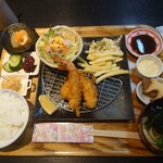 うどんカフェ 三和 - 料理写真:エビフライ定食。