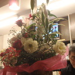 くつろぎ亭ひこべえ  - 花束と大将