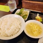 中華料理 パンダ - ご飯とスープです。