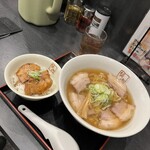 喜多方ラーメン 坂内 - 喜多方ラーメンとミニ炙り焼豚ご飯のセット