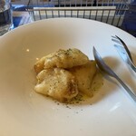 ギリシャ料理スピローズ - バカリャロ！ニンニク効いたポテトソース！