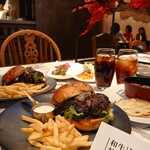 Beef dining 和牛特区 - 神戸ビーフバーガー