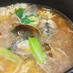 広東料理 吉兆 -  名物「アサリそば」