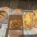 SHAKE SHACK - 