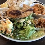 カメイノ食堂 - チェッターヒン