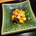 眞善美 - 伊勢海老　銀杏　四川唐辛子炒め