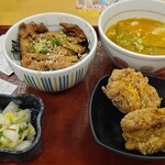 なか卯 - 料理写真:鶏の照り焼き丼·豚汁セットと、鶏の唐揚げ