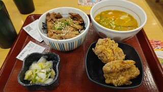 なか卯 - 鶏の照り焼き丼·豚汁セットと、鶏の唐揚げ