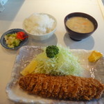 丸山吉平 - ぼーヒレかつ定食・2000円