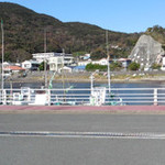 Earny's - お店の前は港です＾＾；