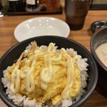 老虎苑 - スクランブル玉子丼
