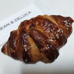 DEAN & DELUCA CAFE - ラウゲンクロワッサン　360円