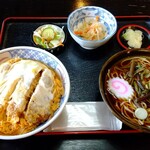 あすなろ	 - 料理写真:かつ丼と山菜蕎麦のセット