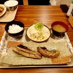 マルマス食堂 - 焼き魚定食(ご飯少なめ) 950円