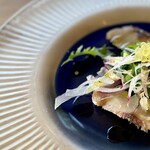 RISTORANTE PINOKIO - 岩魚の自家製スモーク/ 小松菜のマリネ　スモークされた岩魚はほどよい塩味でお酒が欲しくなるお味♡