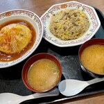 Gyouza No Oushou - 天津飯、炒飯、味噌汁