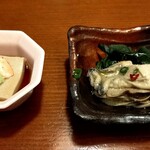 炙りダイニング ろばた焼き たる平 - 胡麻豆腐と牡蠣のオイル漬け