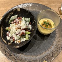 Grand Bleu Gamin - 前菜・スペシャリテのシーザーサラダととうもろこしのムース。