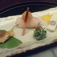 名古屋 浅田 - 【前菜】・・・のど黒寿司・自然薯煎餅・むかご真丈・芹白和え